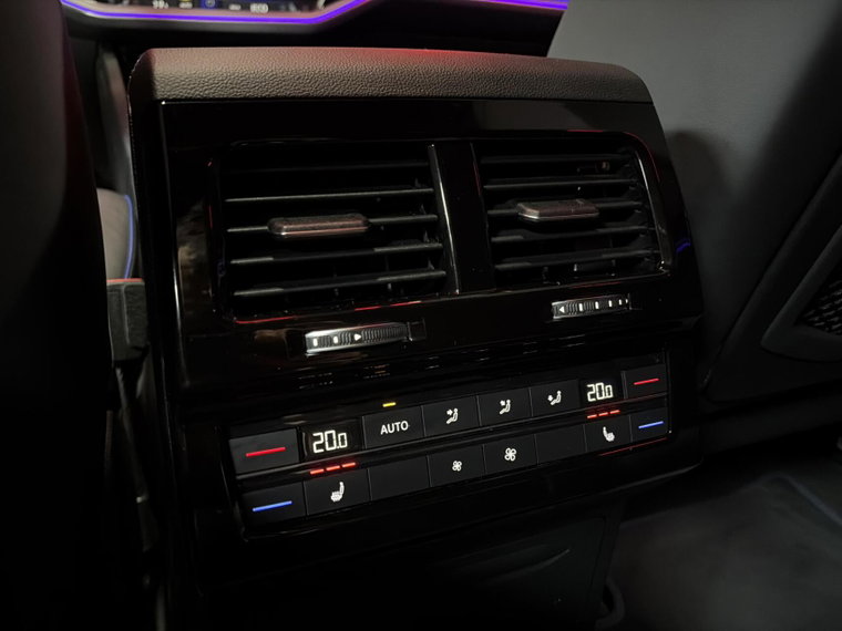 Vehicle Image 34