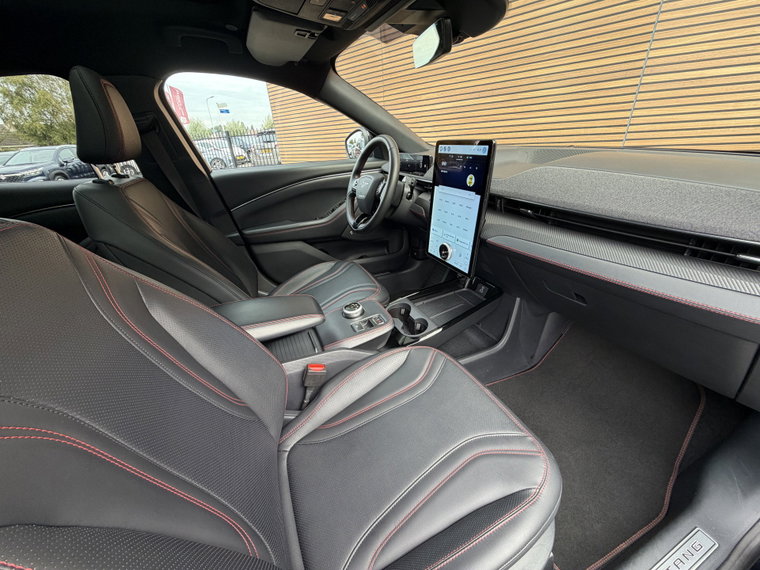 Vehicle Image 19