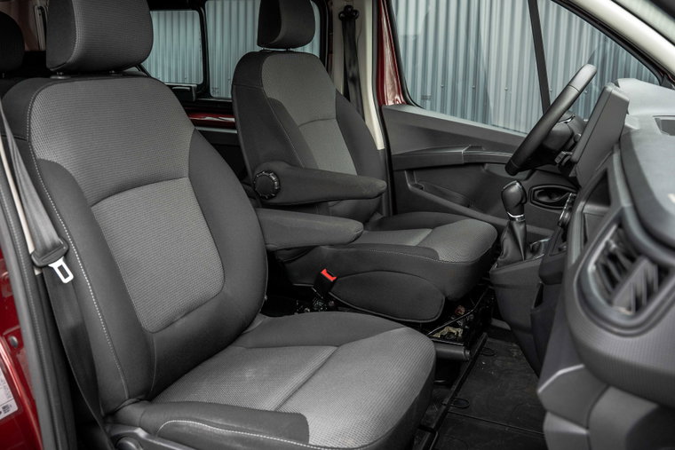 Vehicle Image 13