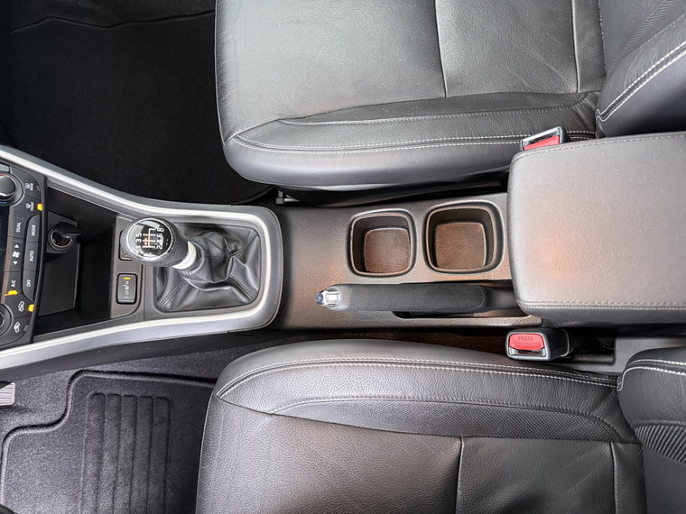 Vehicle Image 32
