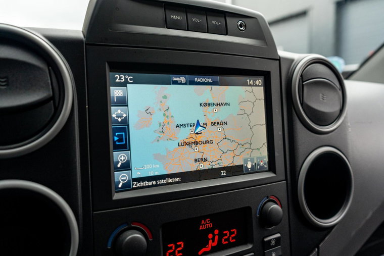 Vehicle Image 21