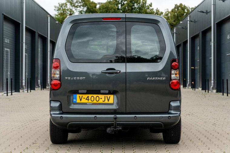 Vehicle Image 23