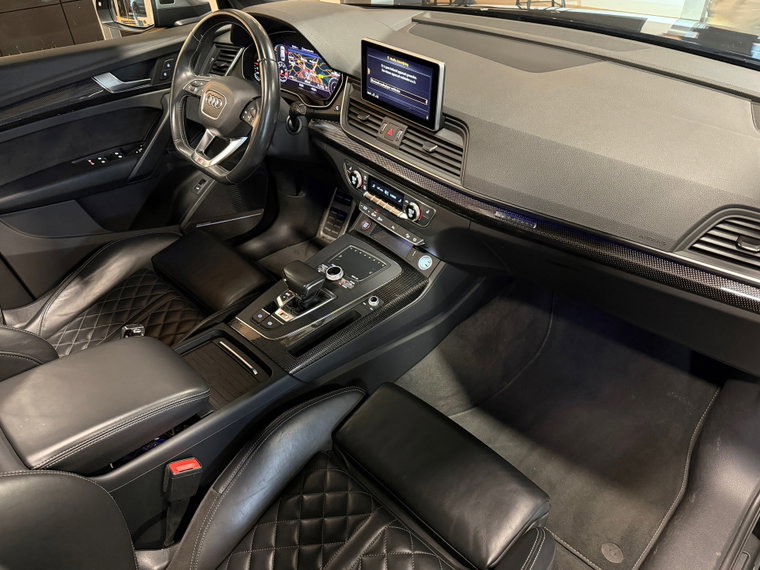 Vehicle Image 26