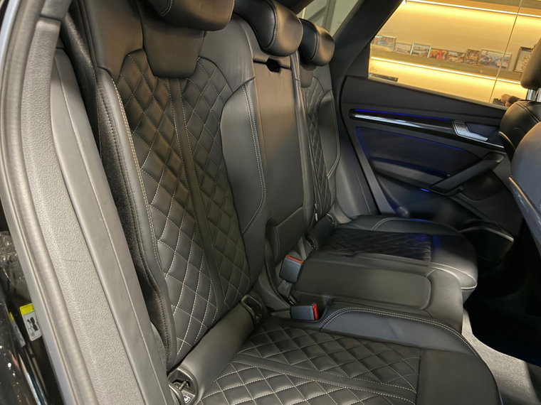 Vehicle Image 42