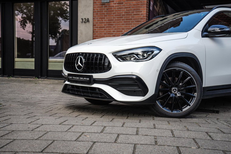 Vehicle Image 30
