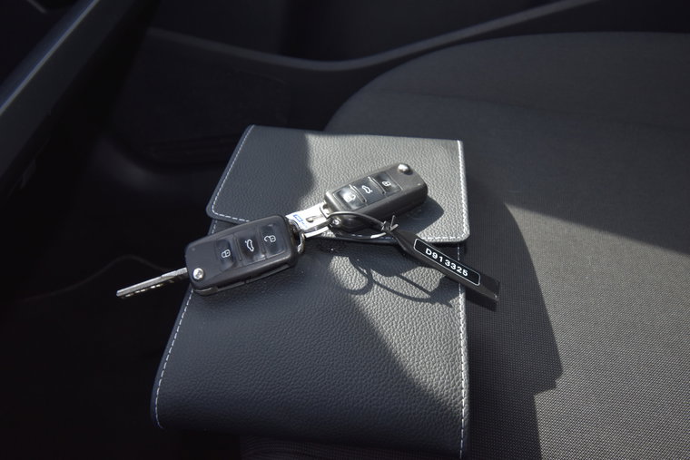 Vehicle Image 25