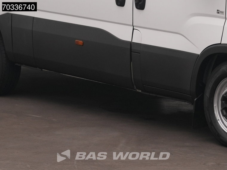 Vehicle Image 39