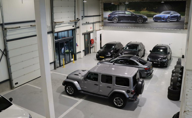 Vehicle Image 13