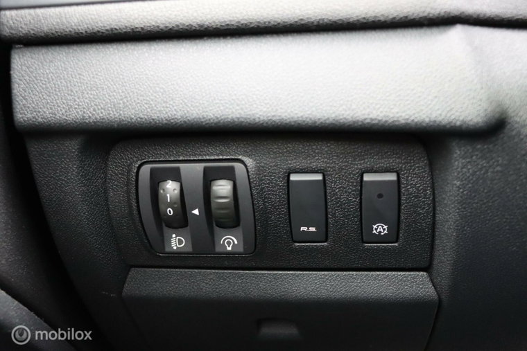 Vehicle Image 28