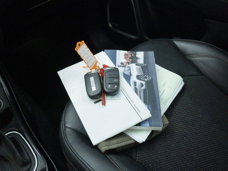 Vehicle Image 15
