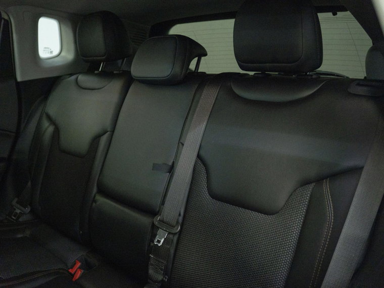 Vehicle Image 33