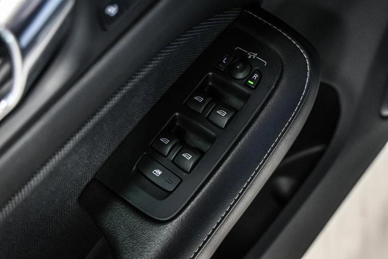 Vehicle Image 33