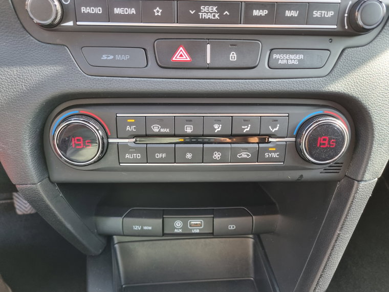 Vehicle Image 32