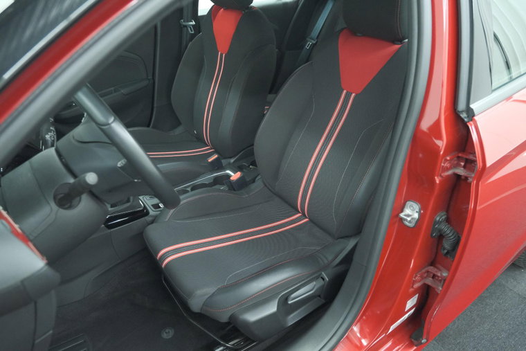 Vehicle Image 19