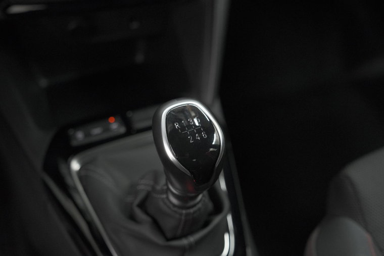 Vehicle Image 28