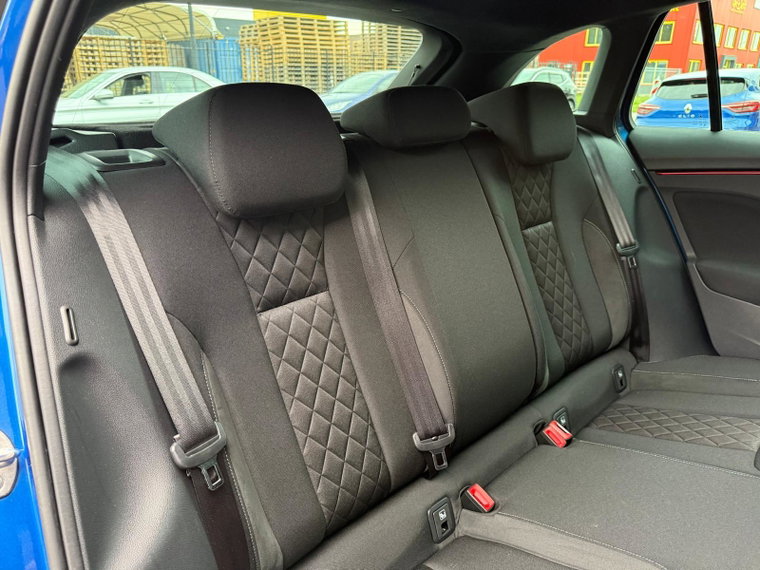 Vehicle Image 40