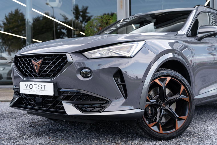Vehicle Image 8