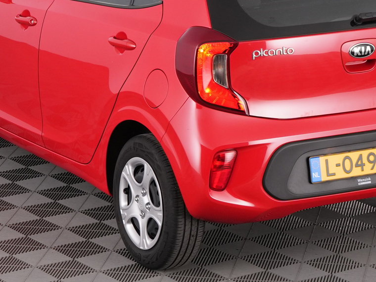 Vehicle Image 12