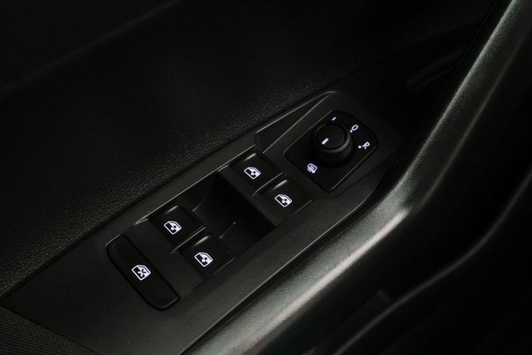 Vehicle Image 28