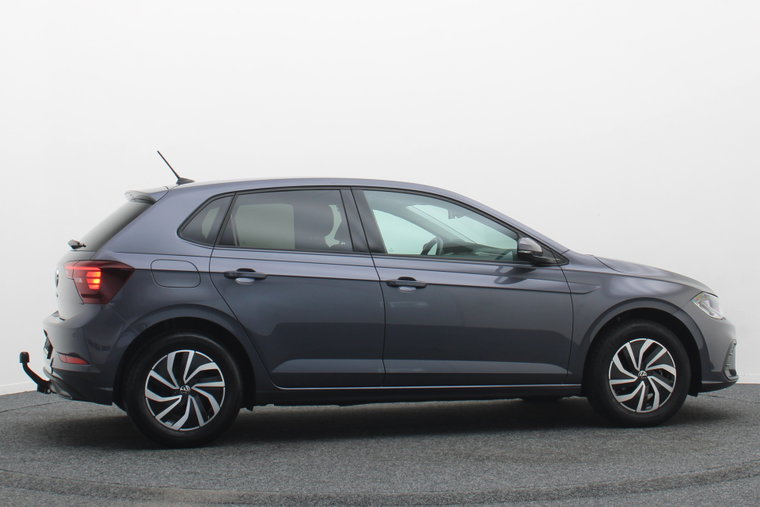 Vehicle Image 8
