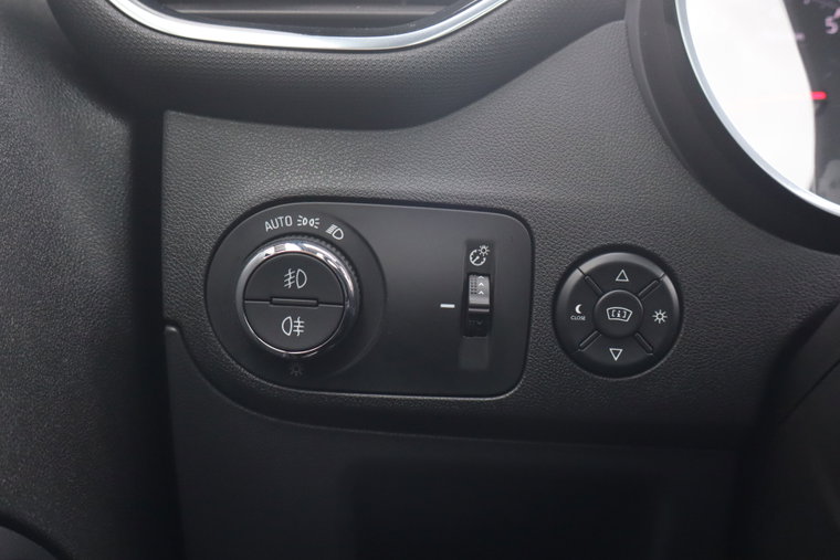 Vehicle Image 28