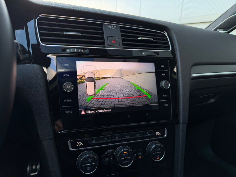 Vehicle Image 21