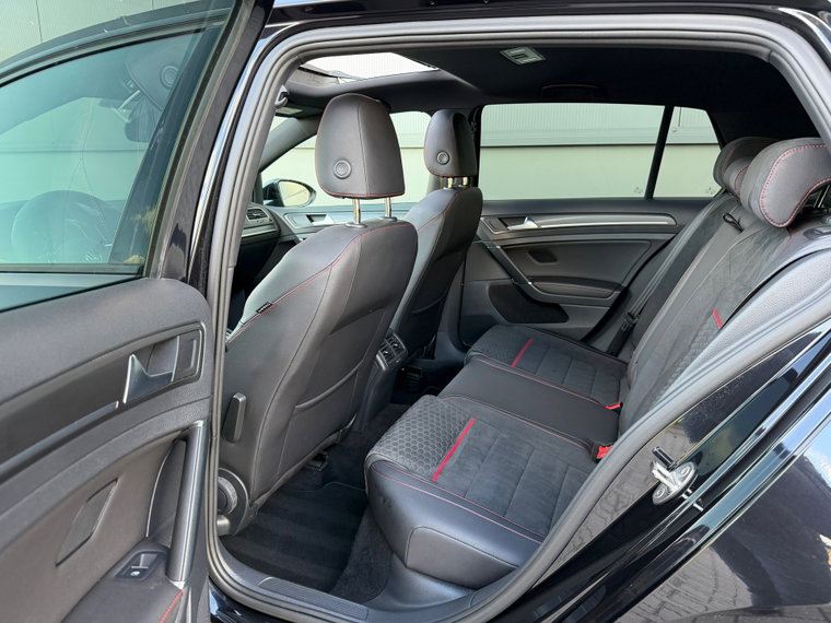 Vehicle Image 35