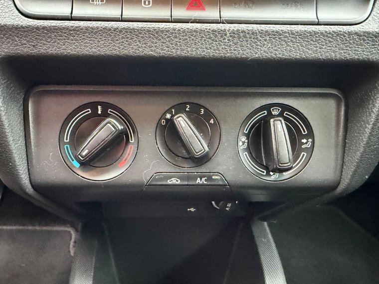 Vehicle Image 26