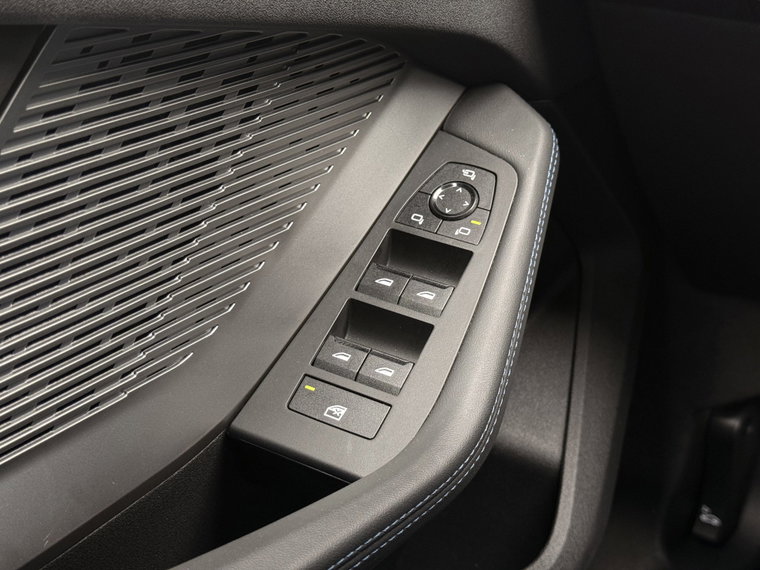 Vehicle Image 45