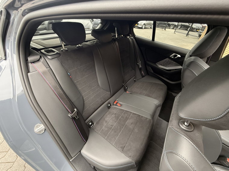 Vehicle Image 50