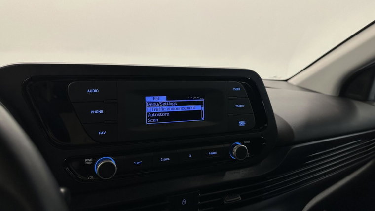 Vehicle Image 28