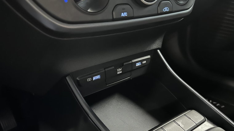 Vehicle Image 32