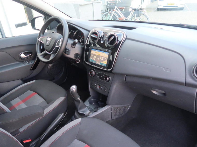 Vehicle Image 28