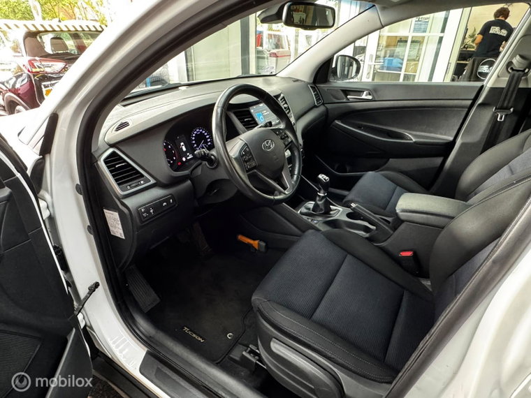 Vehicle Image 15