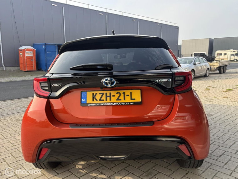 Vehicle Image 6