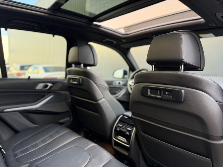 Vehicle Image 35