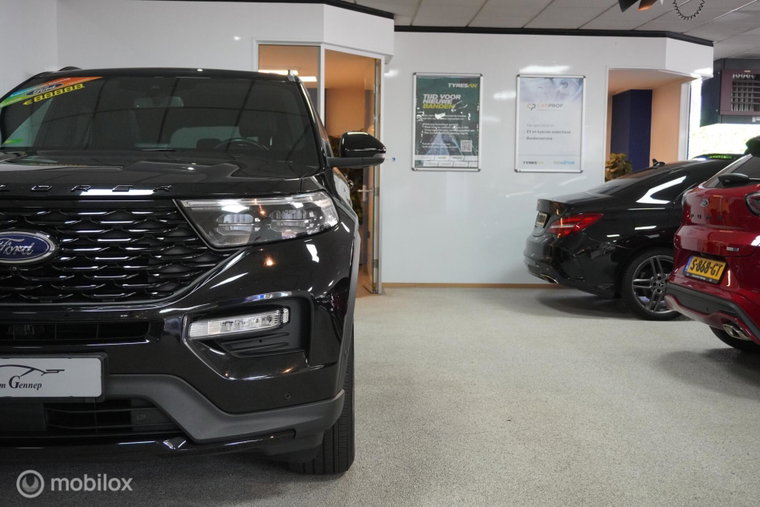 Vehicle Image 8