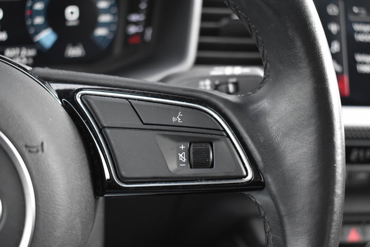 Vehicle Image 24
