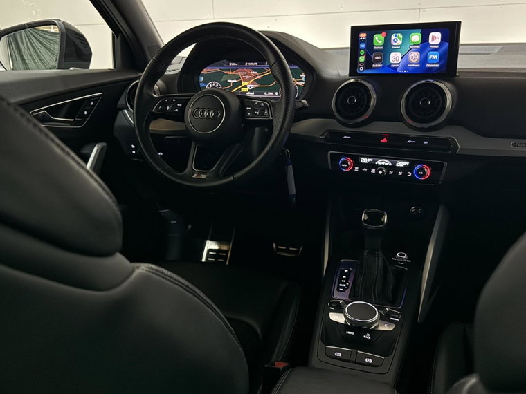 Vehicle Image 16