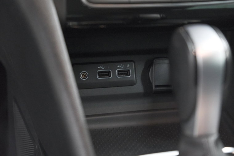 Vehicle Image 32