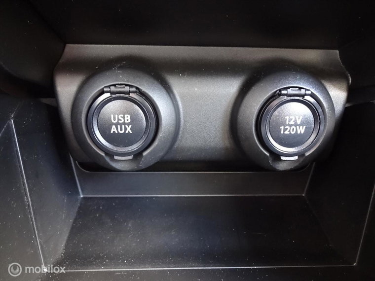 Vehicle Image 17