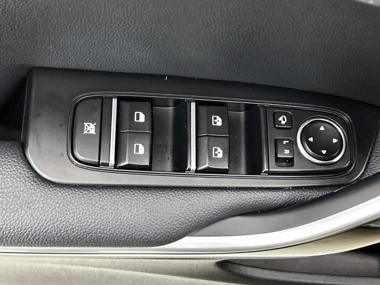 Vehicle Image 33