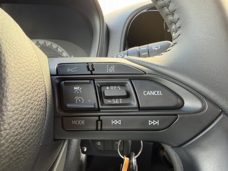 Vehicle Image 26