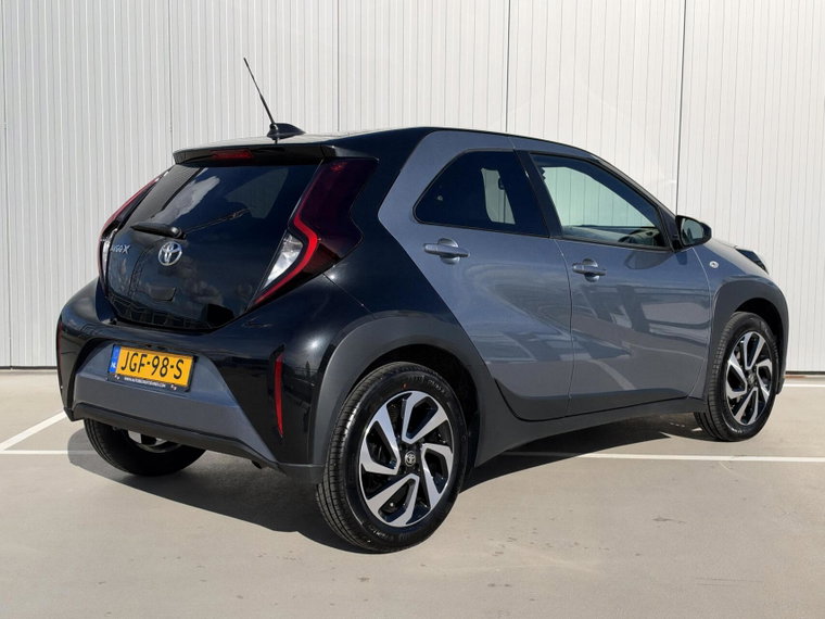 Vehicle Image 33