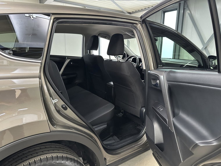 Vehicle Image 26