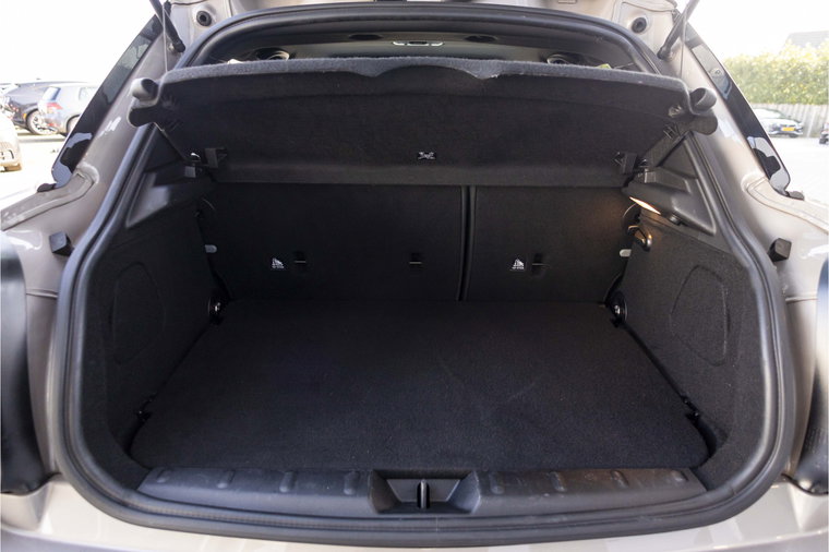 Vehicle Image 38