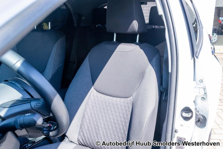 Vehicle Image 16