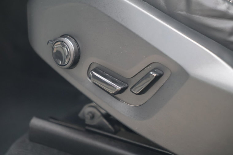 Vehicle Image 33