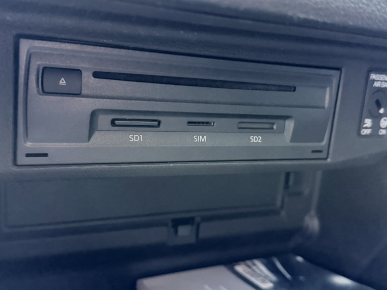 Vehicle Image 25