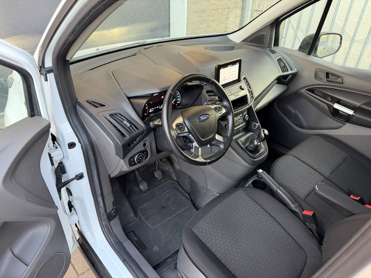 Vehicle Image 32